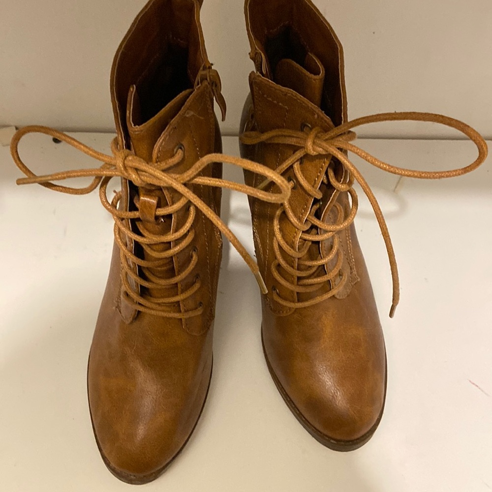 Brand new brown booties